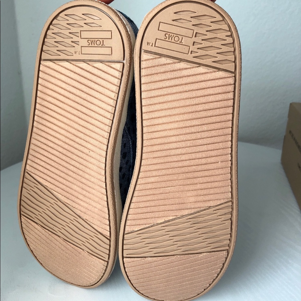 TOMS Kids' Paseo Sneaker, kid size 3 - Picture 5 of 8